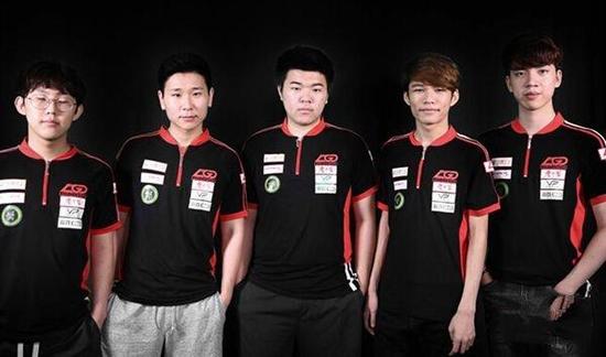 NBA第一球痴！塔图姆穿保护靴+水下训练，连出席婚礼都要训练