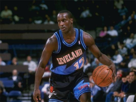 官方：米兰对阵恩泰拉的友谊赛将于11月14日18：30进行