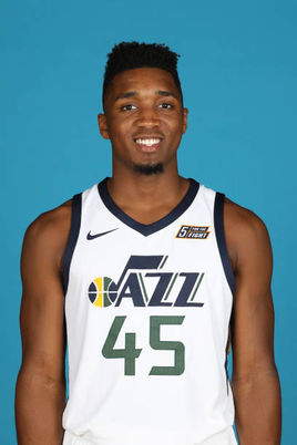 重回热刺主场并为个人壁画签名！孙兴慜：我感到无比荣幸